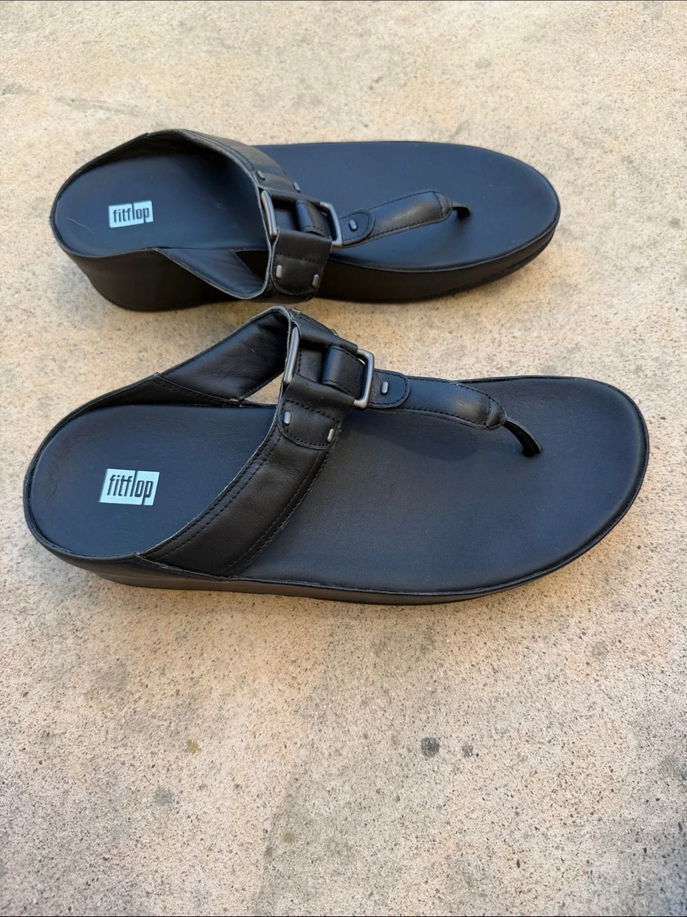 fitflop Women's Black Matte Thong Platform Sandal Size 10